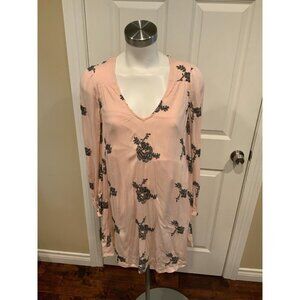 Free People Light Pink Gray Embroidered Flowers Open Back Top Size Small